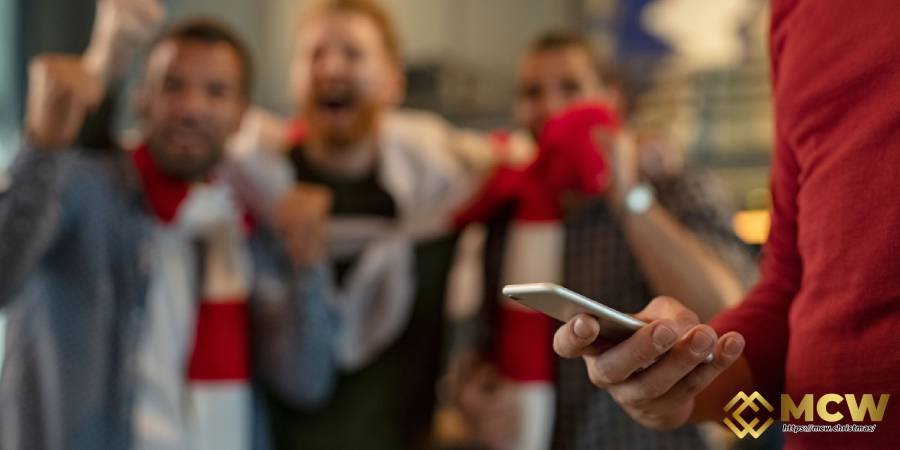Heavy Pressure from Public Sentiment and Peer Environments